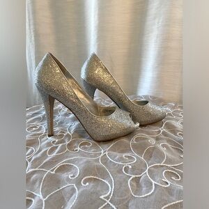 BOGO 🥳 SALE Audrey Brooke Silver glitter 4 1/2 inch heels size 8 1/2
